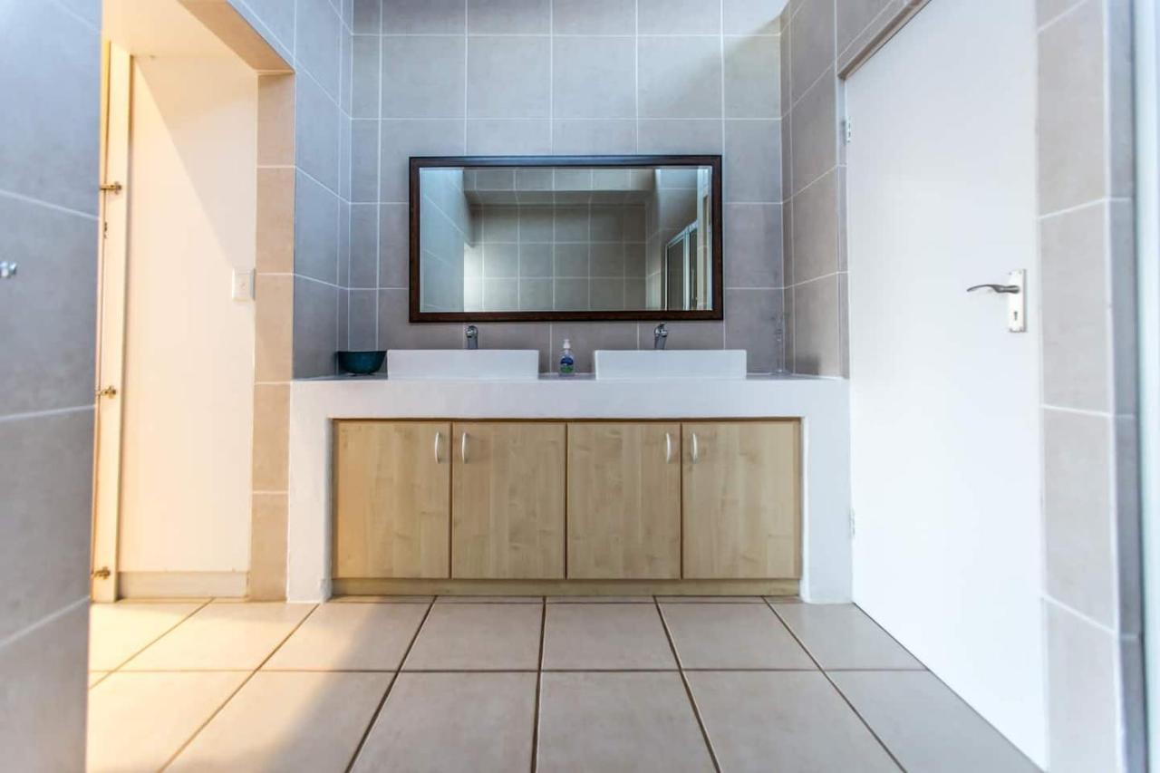 Villa Gecko House *