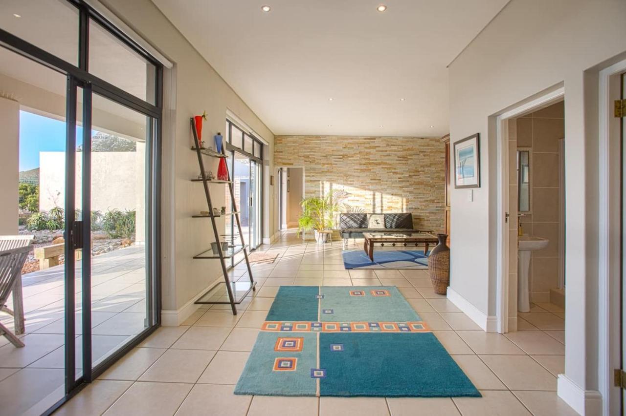Villa Gecko House *